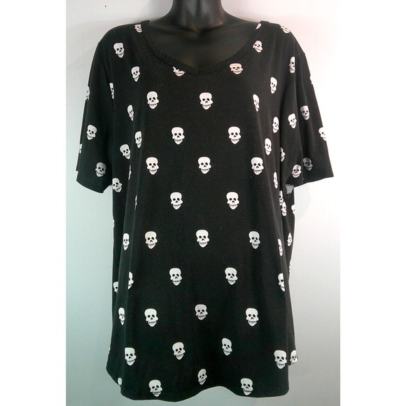 LuLaRoe V-Neck Black Short Sleeve Shirt with white skulls. Women's XL - Picture 1 of 7